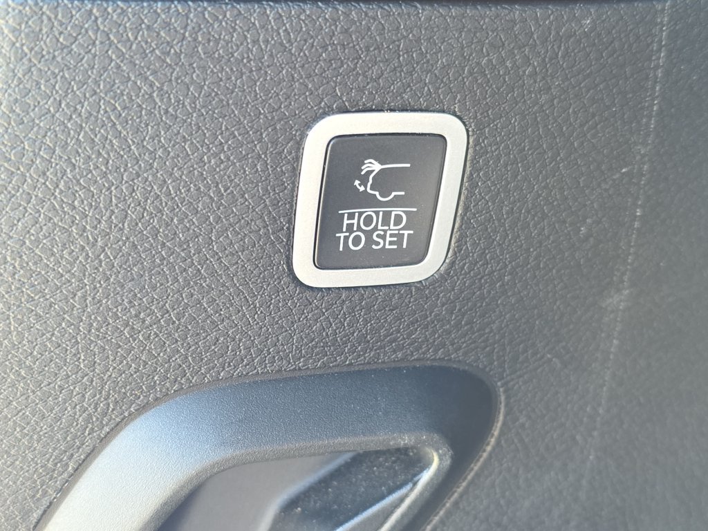 Used 2023 Jeep Wagoneer Series II RWD image 14
