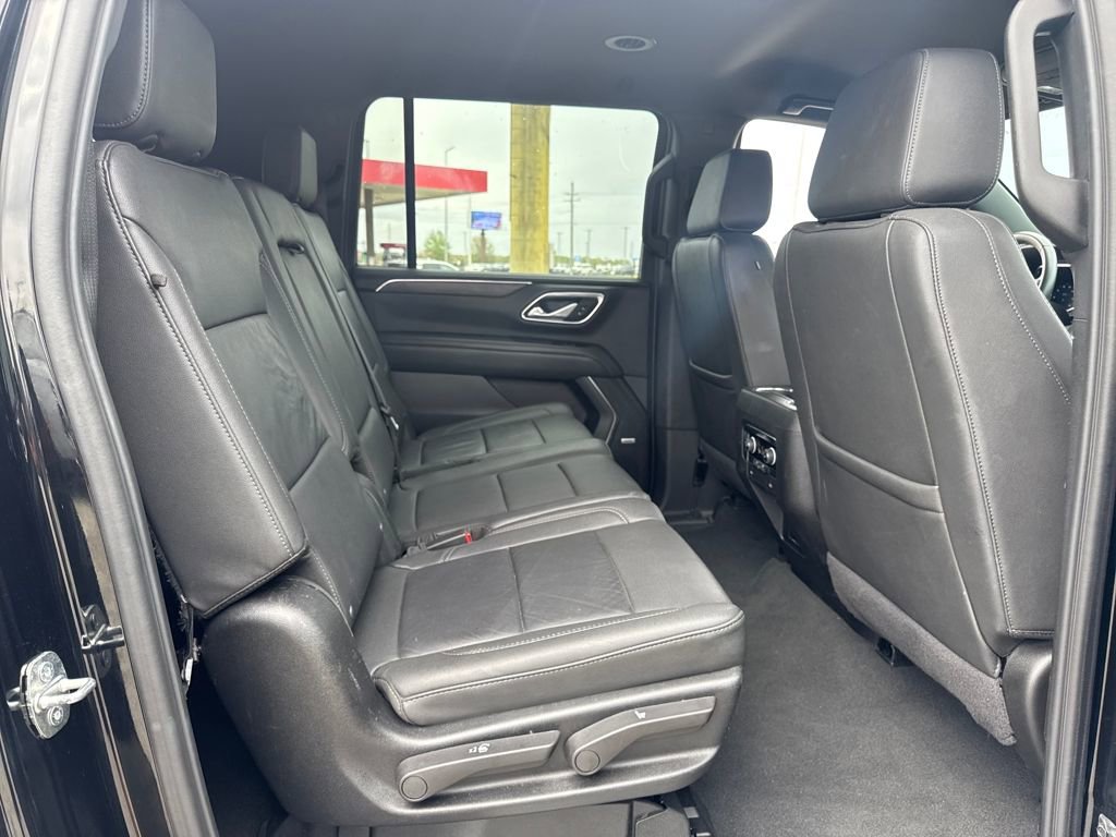 Used 2024 Chevrolet Suburban LT image 14