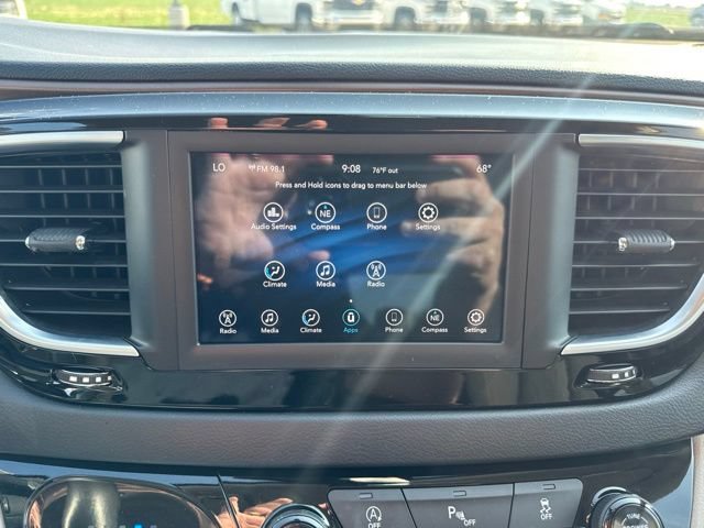 Used 2018 Chrysler Pacifica Touring Plus w/ Tire & Wheel Group FWD image 31