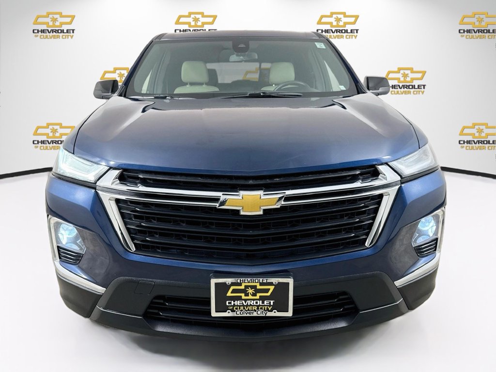 Used 2022 Chevrolet Traverse LS w/ LPO, Cargo Package FWD image 2