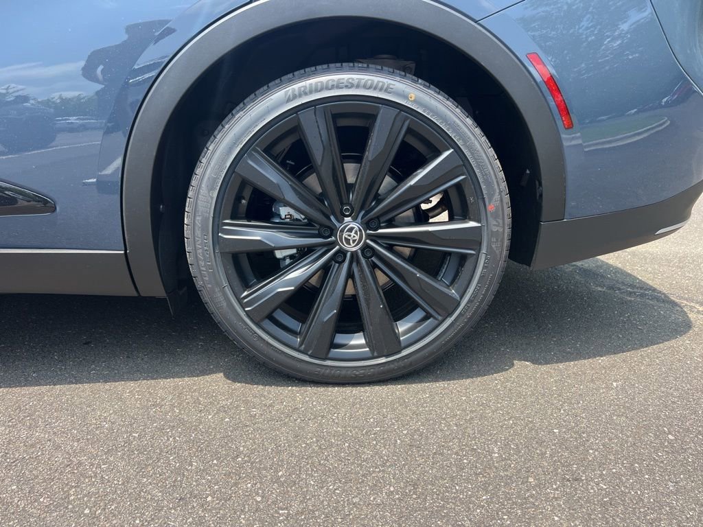 New 2026 Toyota Crown Nightshade image 7