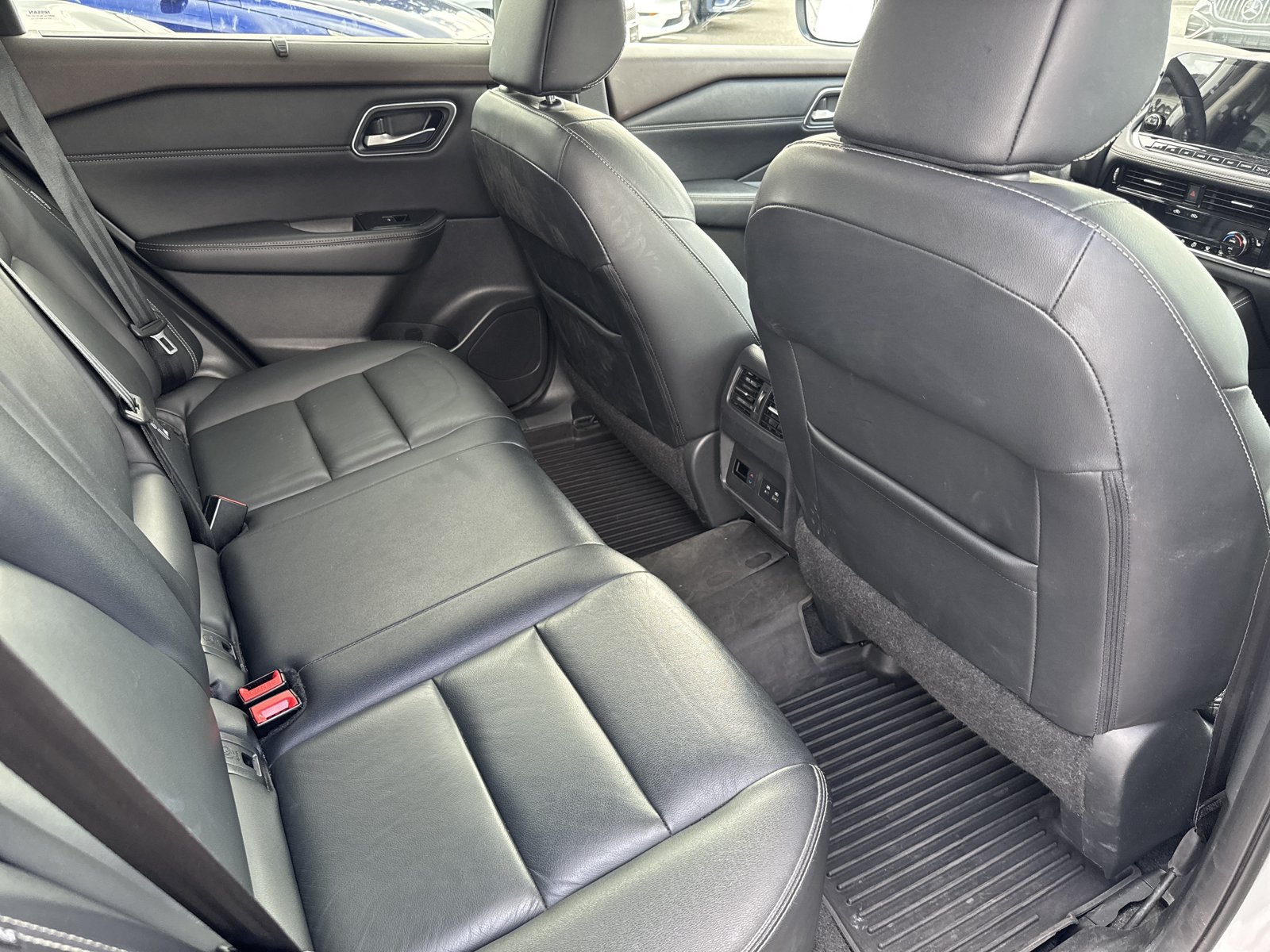 Used 2021 Nissan Rogue SL w/ Premium Package FWD image 3