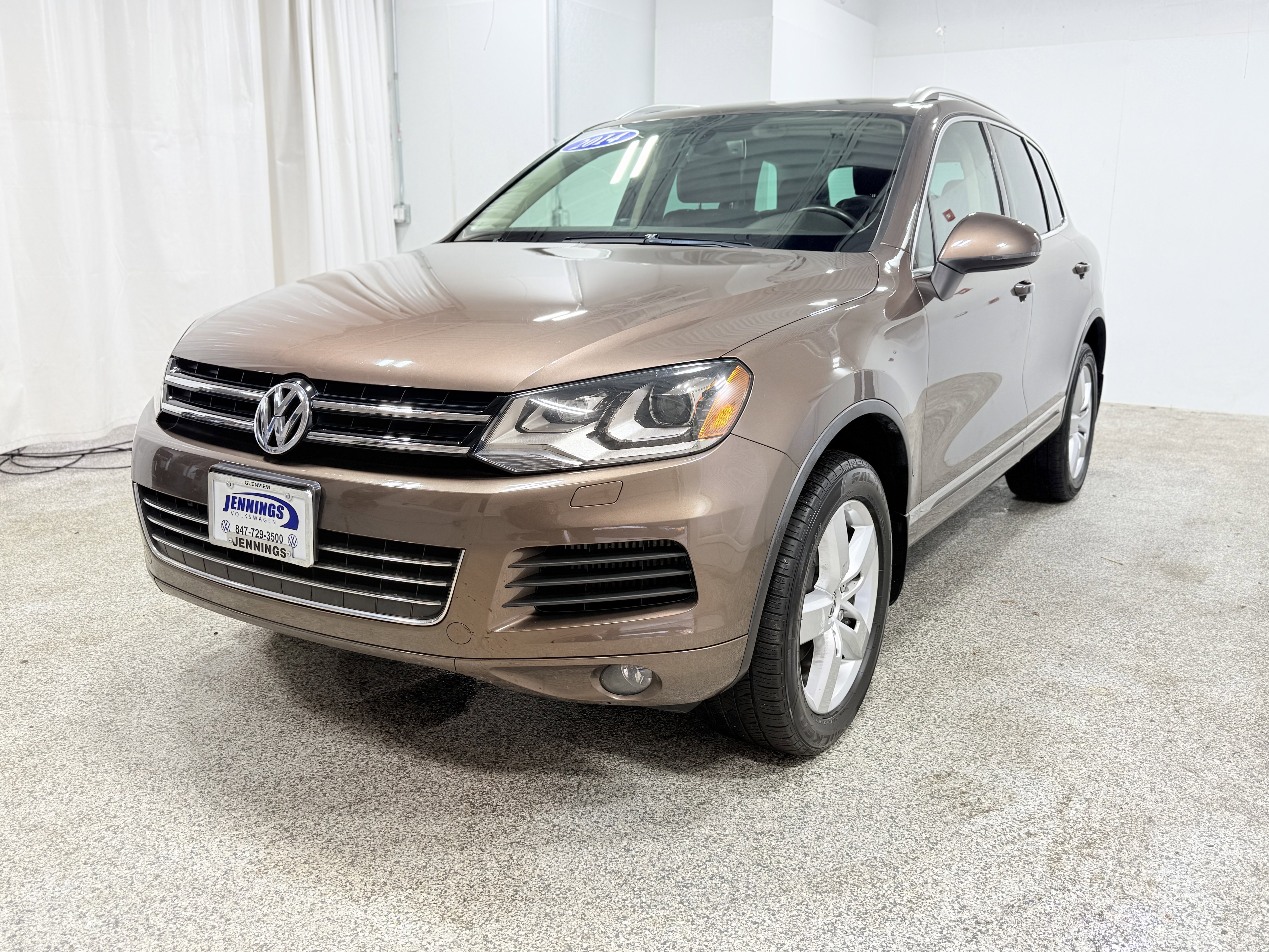 Used 2014 Volkswagen Touareg TDI image 3