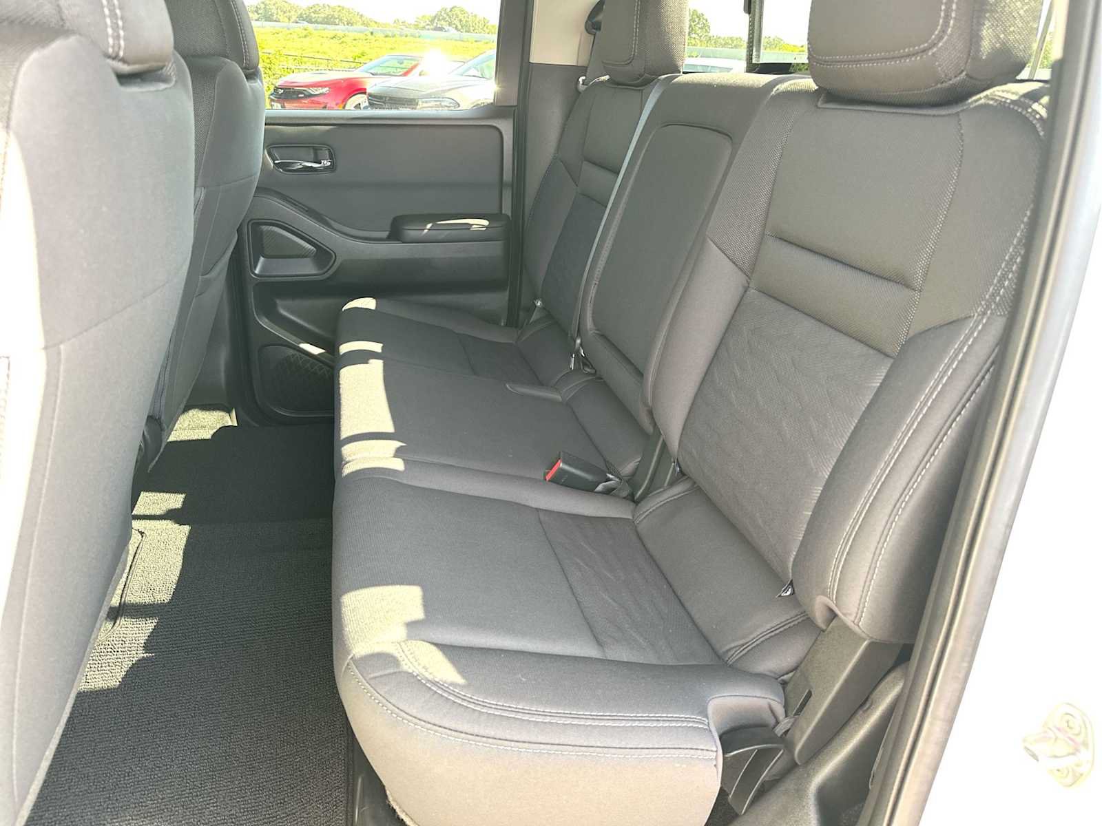 Used 2024 Nissan Frontier SV w/ SV Convenience Package RWD image 23