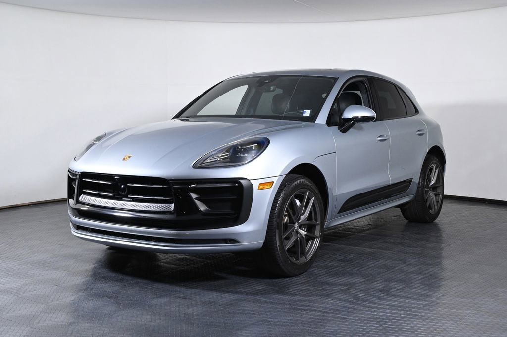 Certified 2024 Porsche Macan Turbo AWD/4WD image 1