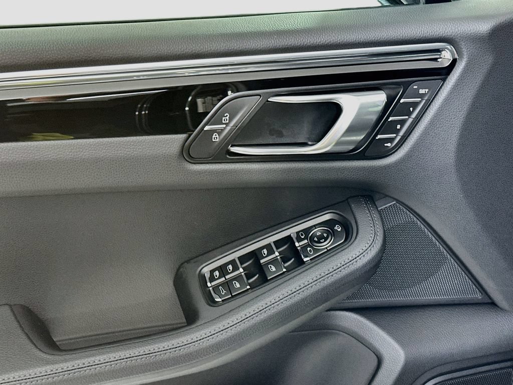 New 2026 Porsche Macan AWD/4WD image 20