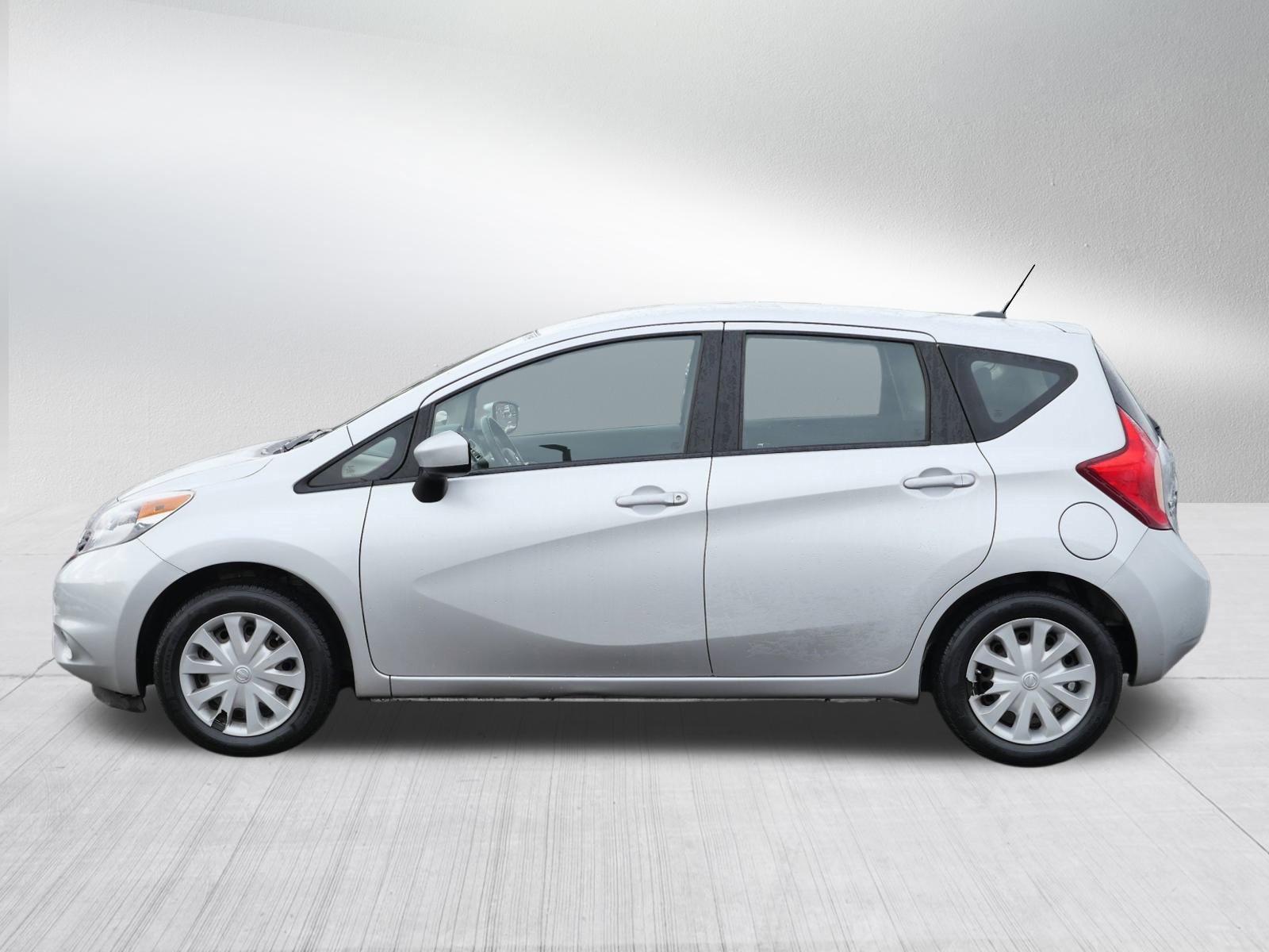 Used 2016 Nissan Versa Note SV image 4