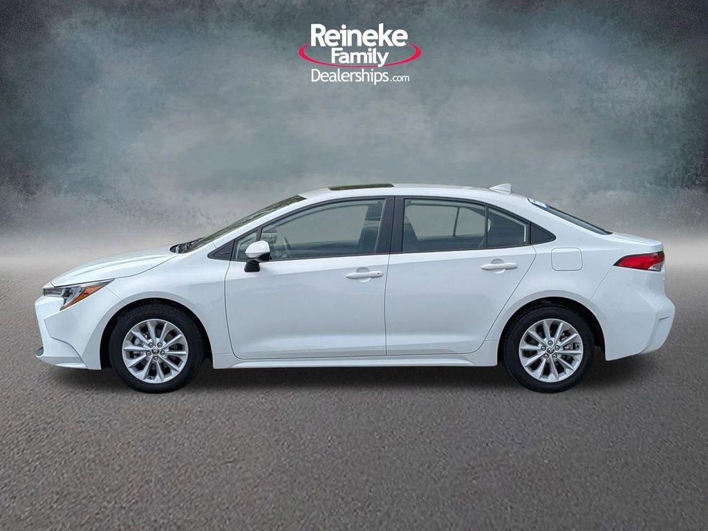 Used 2022 Toyota Corolla LE w/ LE Premium Package FWD image 9