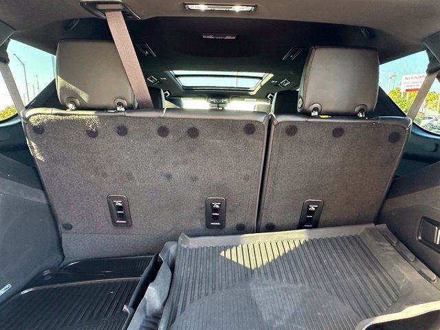 Used 2023 Cadillac Escalade Premium Luxury AWD/4WD image 16