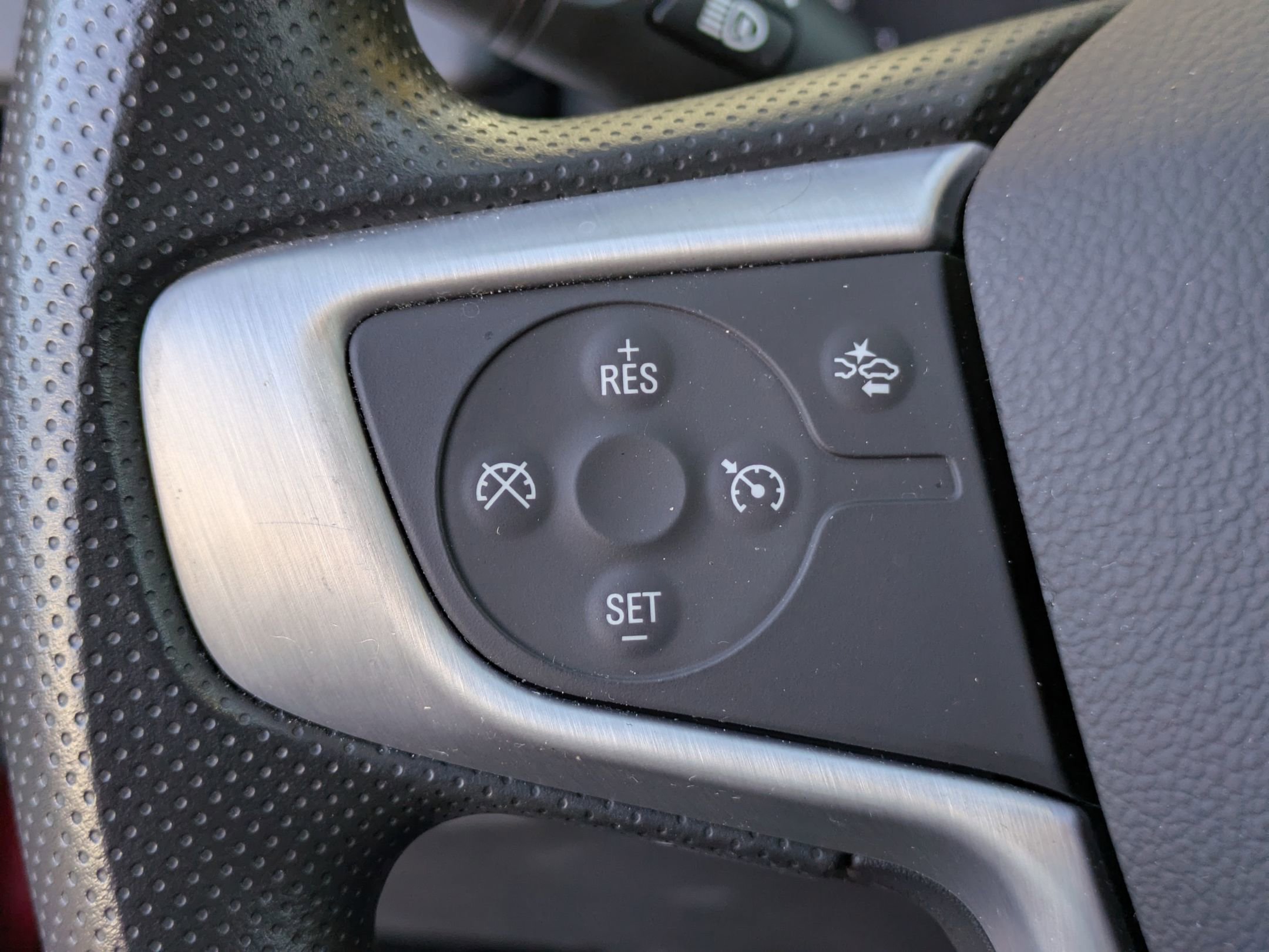 Used 2023 GMC Terrain SLE w/ Driver Convenience Package image 15