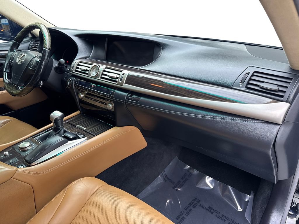 Used 2013 Lexus LS 460 L w/ Preferred Accessory Package image 51