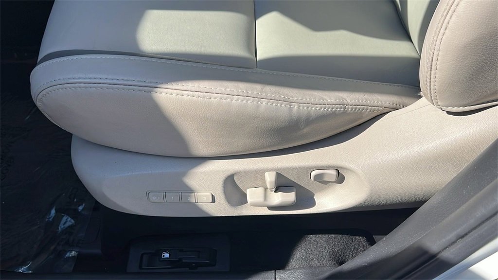 Used 2012 MAZDA CX-9 Grand Touring w/ Moonroof & Bose Audio Pkg image 14