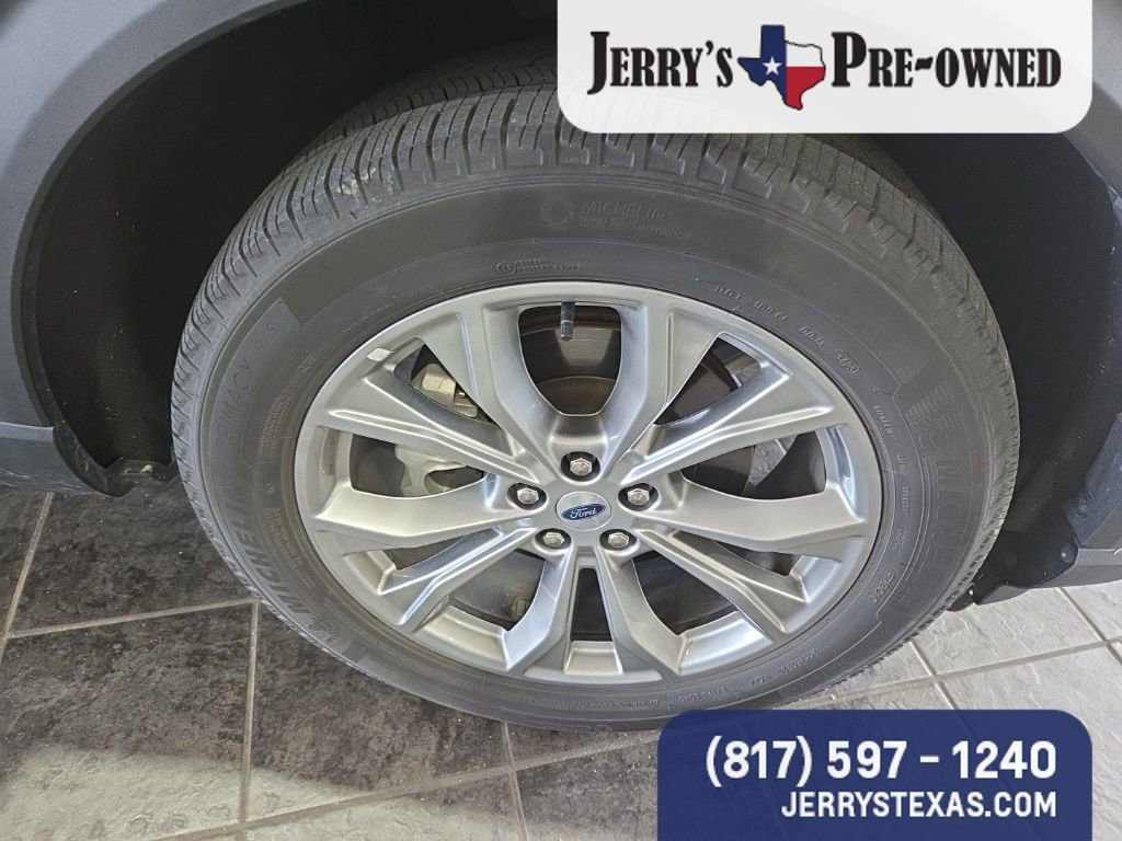 Used 2023 Ford Explorer XLT w/ Equipment Group 202A image 4