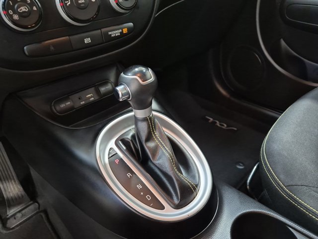 Used 2016 Kia Soul + FWD image 23