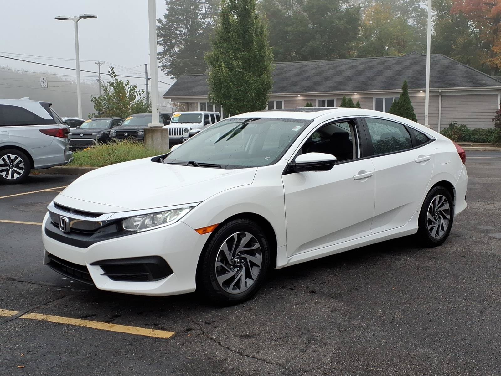Used 2018 Honda Civic EX image 3