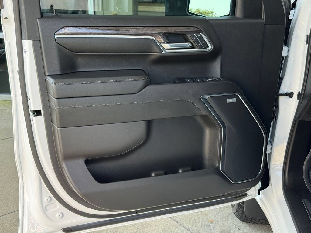 Used 2023 Chevrolet Silverado 1500 LTZ AWD/4WD image 27