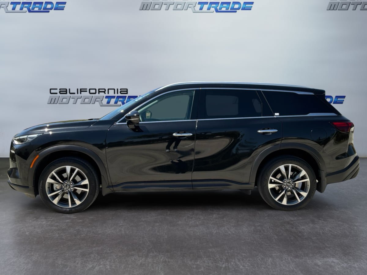 Used 2023 INFINITI QX60 Luxe w/ Cargo Package FWD image 8