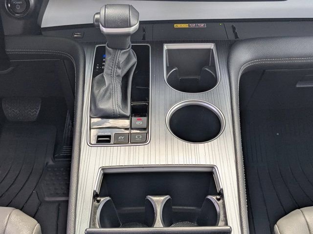 Used 2025 Toyota Sienna XLE w/ XLE Plus Package FWD image 19