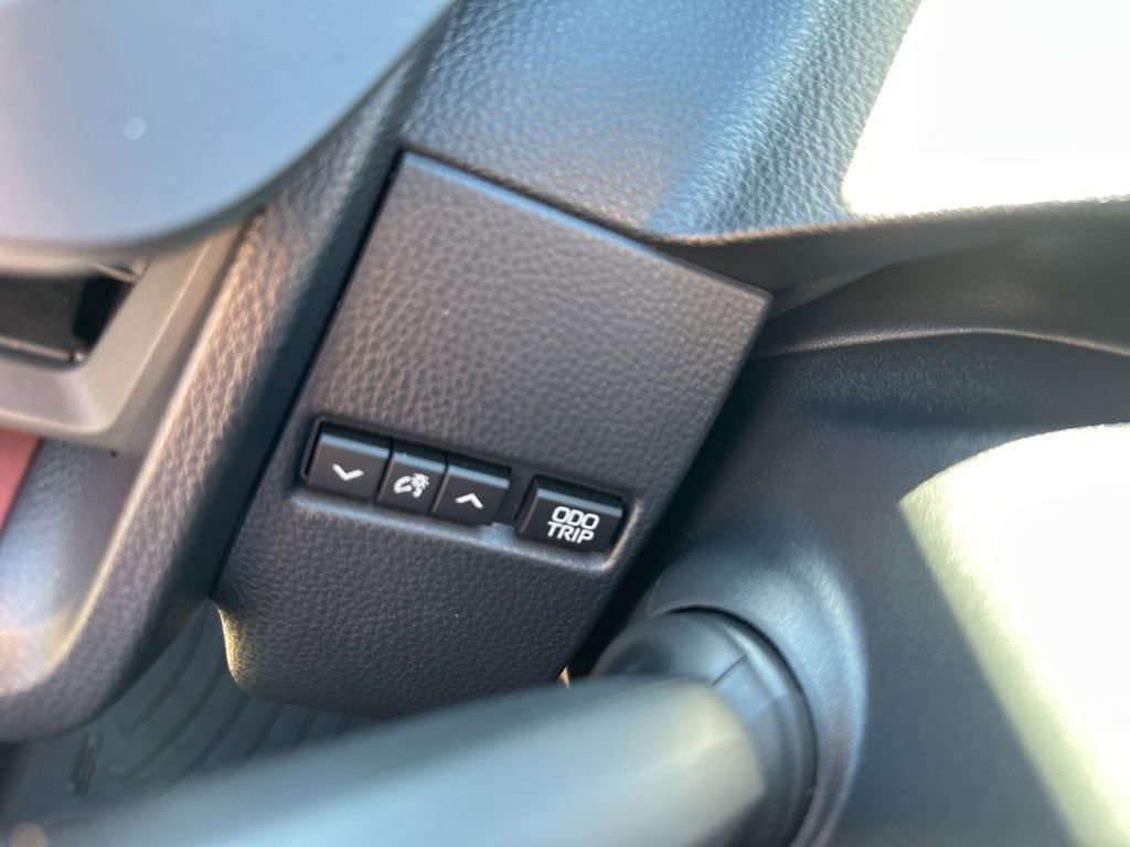 Used 2025 Toyota Prius Plug-In Hybrid image 12