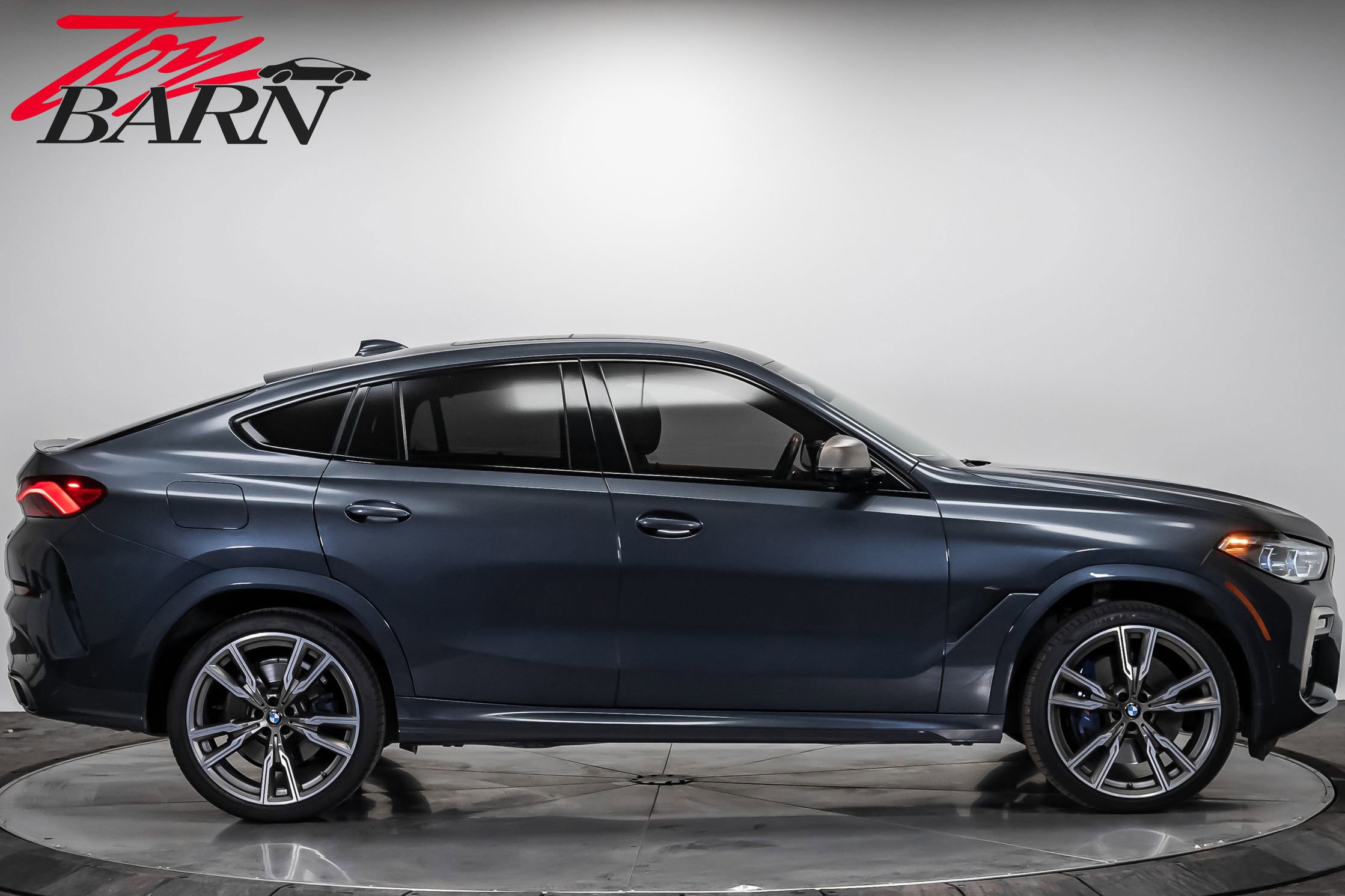 Used 2020 BMW X6 M50i w/ Executive Package image 6