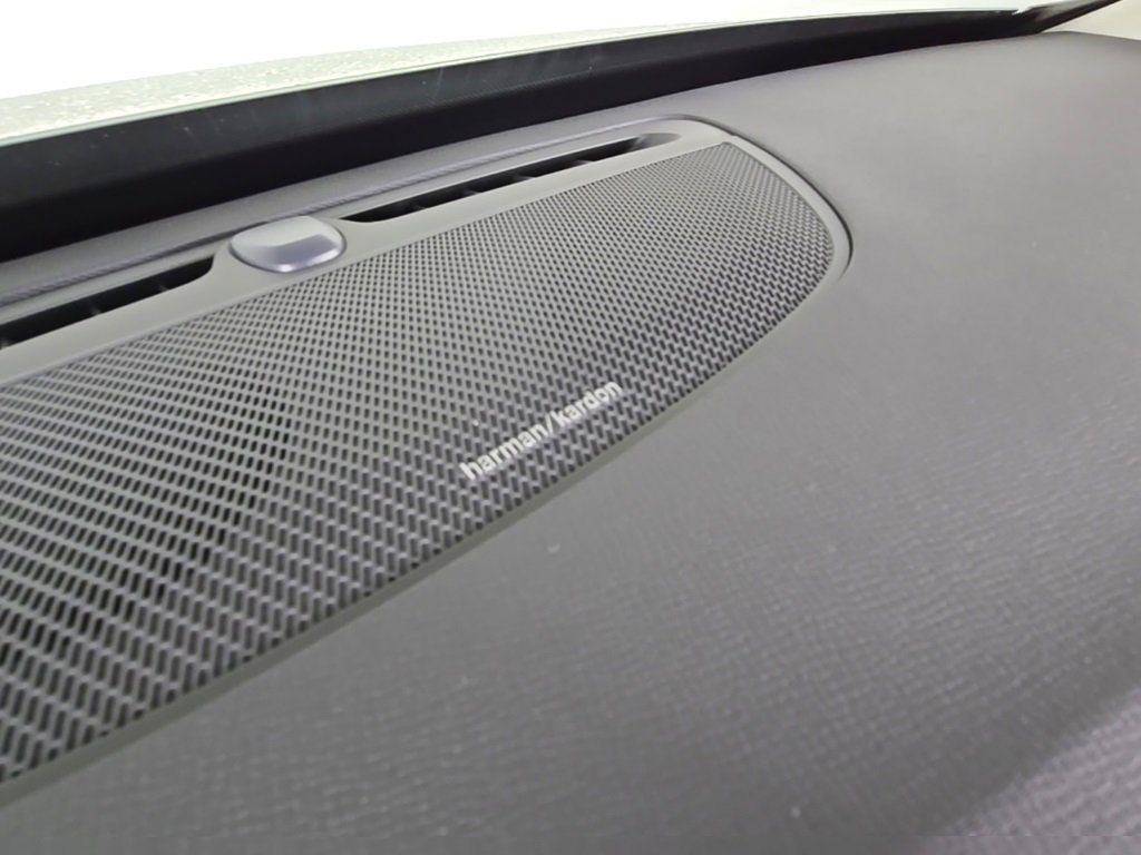 Certified 2025 Volvo XC90 T8 Plus image 27