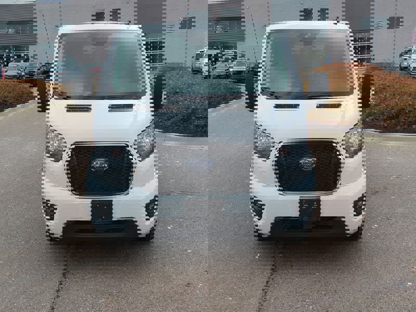 Used 2023 Ford Transit 350 XLT image 3