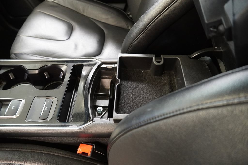 Used 2019 Ford Edge Titanium w/ Cold Weather Package AWD/4WD image 25