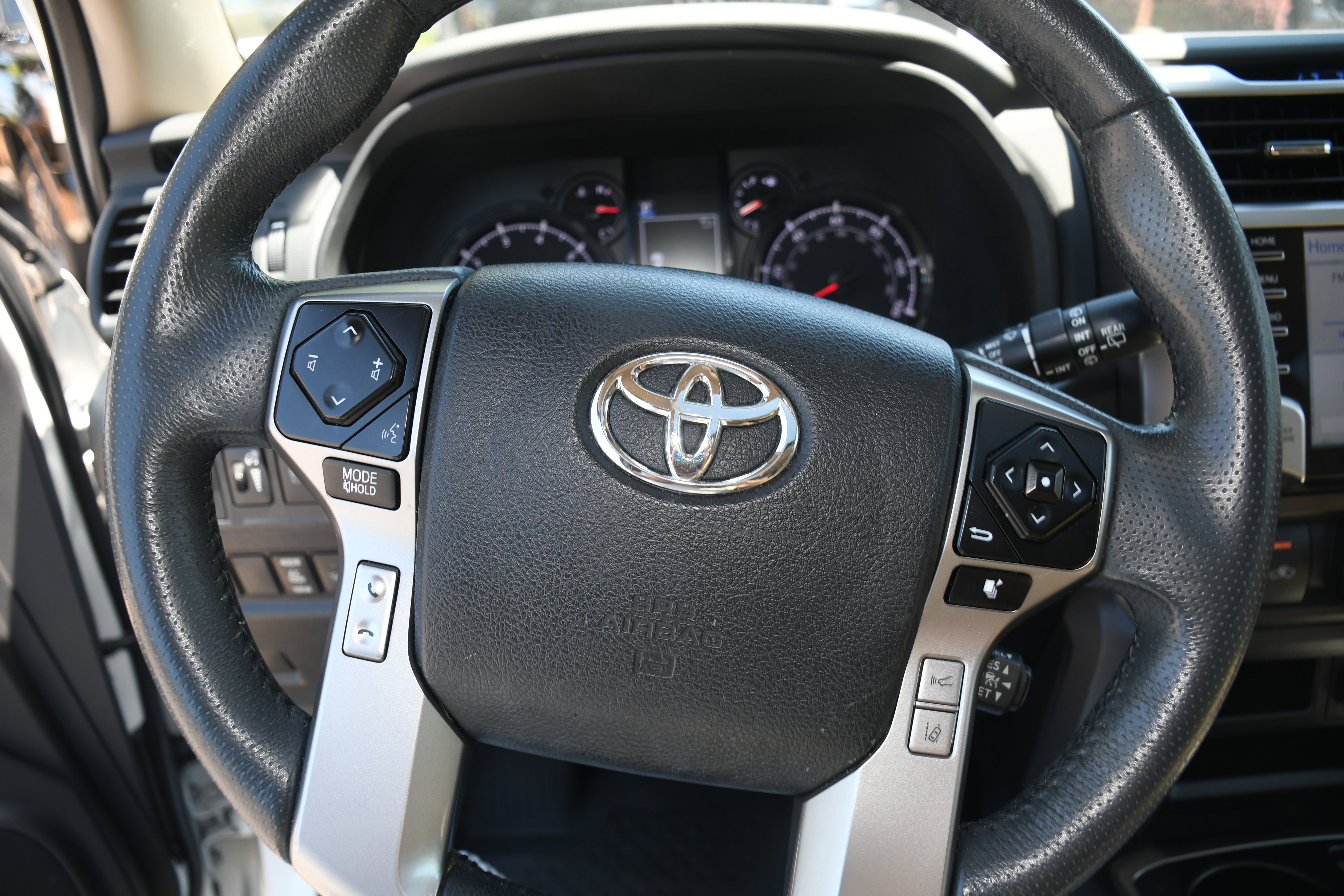 Used 2022 Toyota 4Runner SR5 Premium w/ Moonroof Package RWD image 13