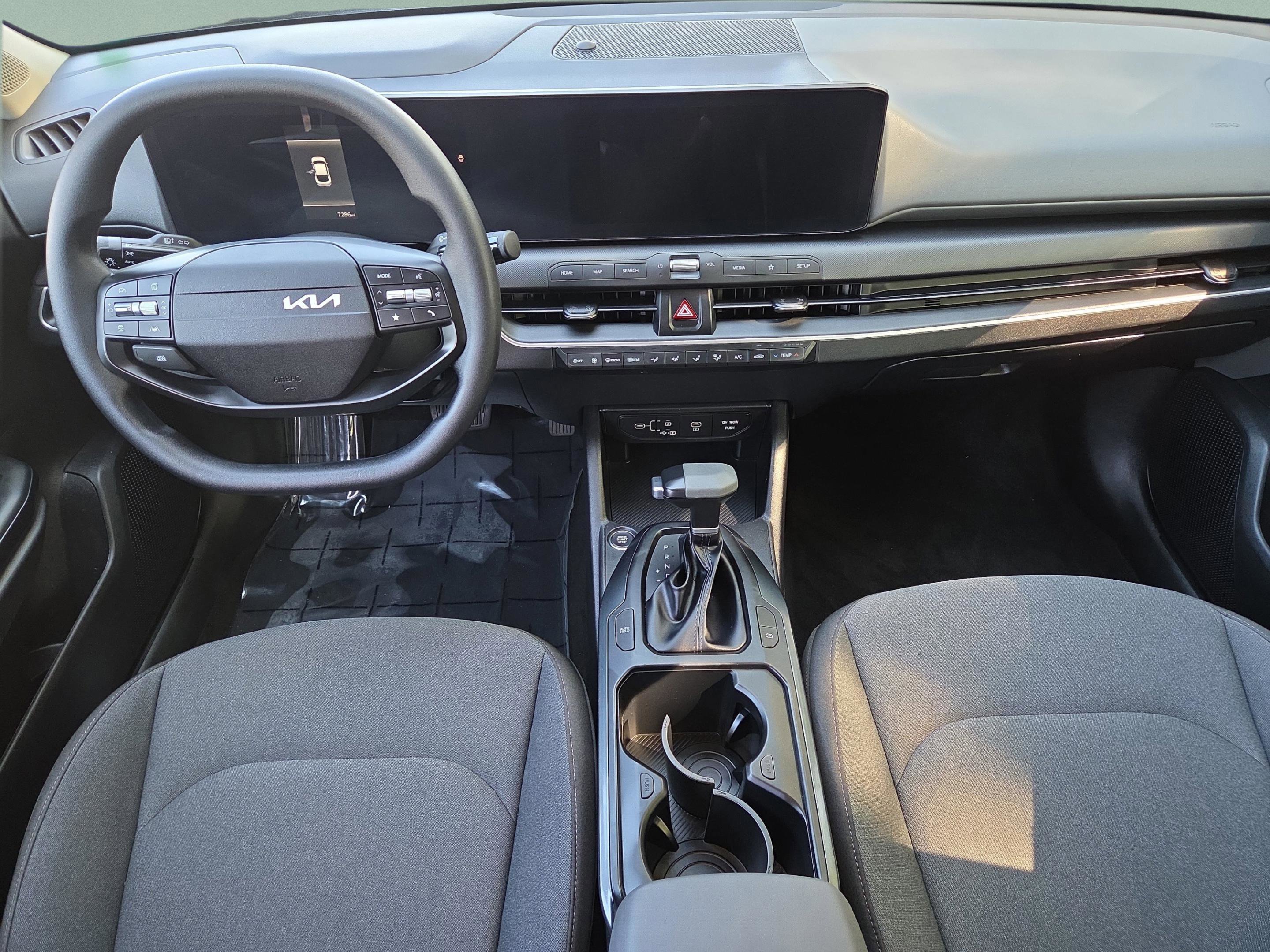 Used 2025 Kia K4 LXS image 11