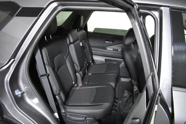 New 2026 Nissan Pathfinder SL AWD/4WD image 35