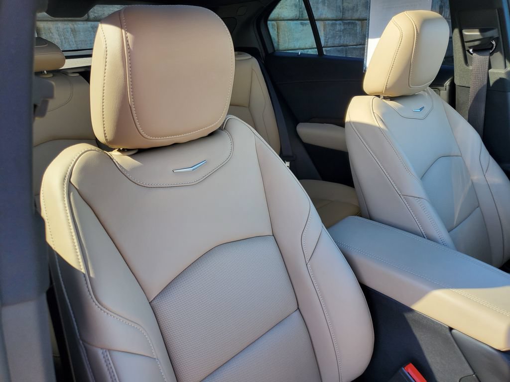 Certified 2024 Cadillac XT4 Premium Luxury AWD/4WD image 33