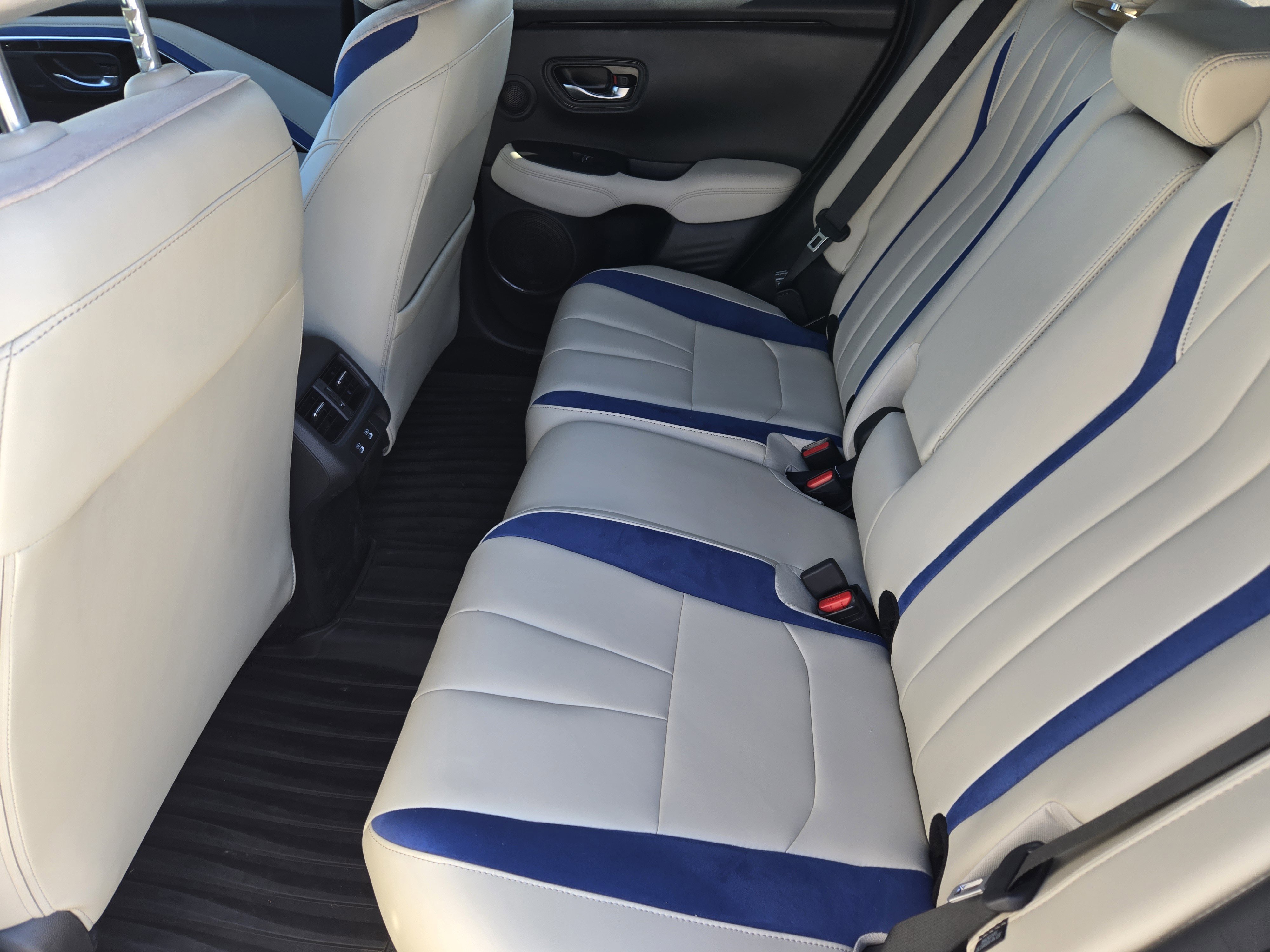 Certified 2025 Acura ADX A-Spec image 37