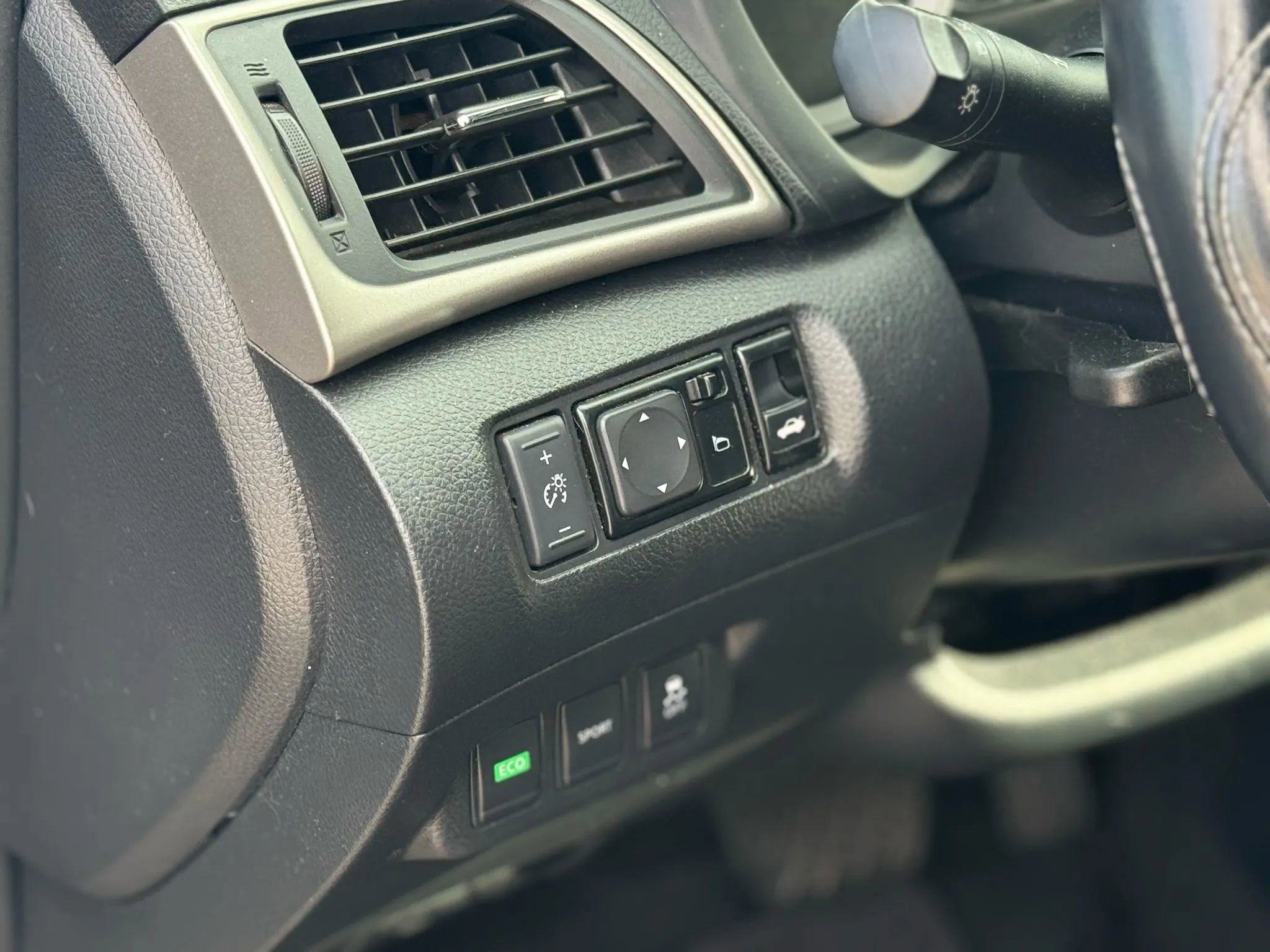 Used 2014 Nissan Sentra SR image 17