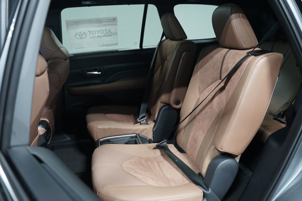 New 2026 Toyota Grand Highlander AWD Hybrid image 31