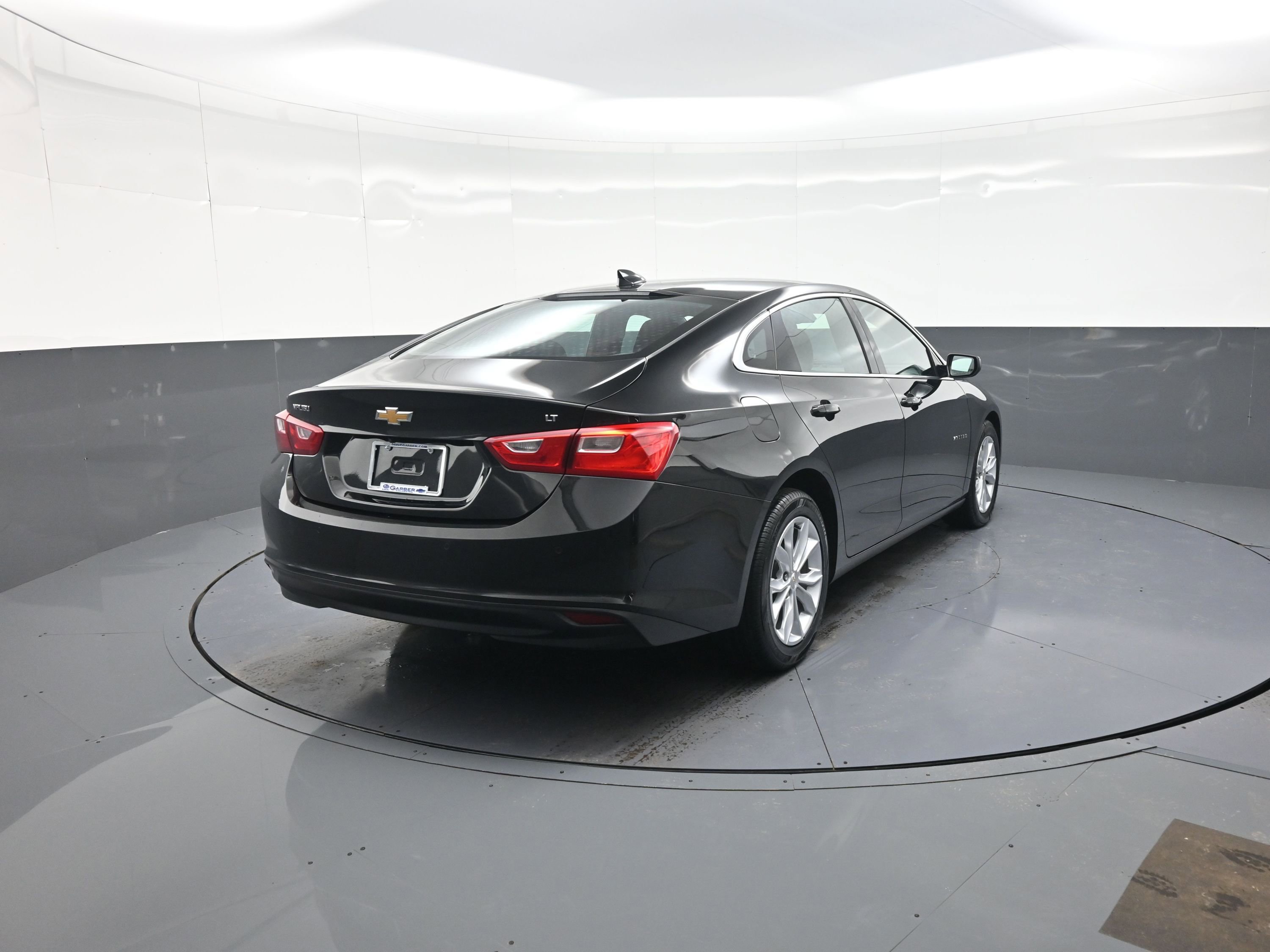 Used 2025 Chevrolet Malibu LT image 3