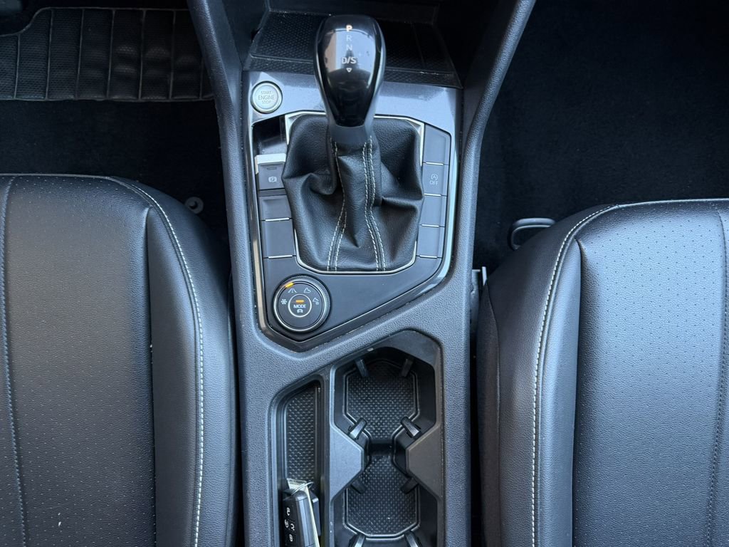 Used 2024 Volkswagen Tiguan SE image 30