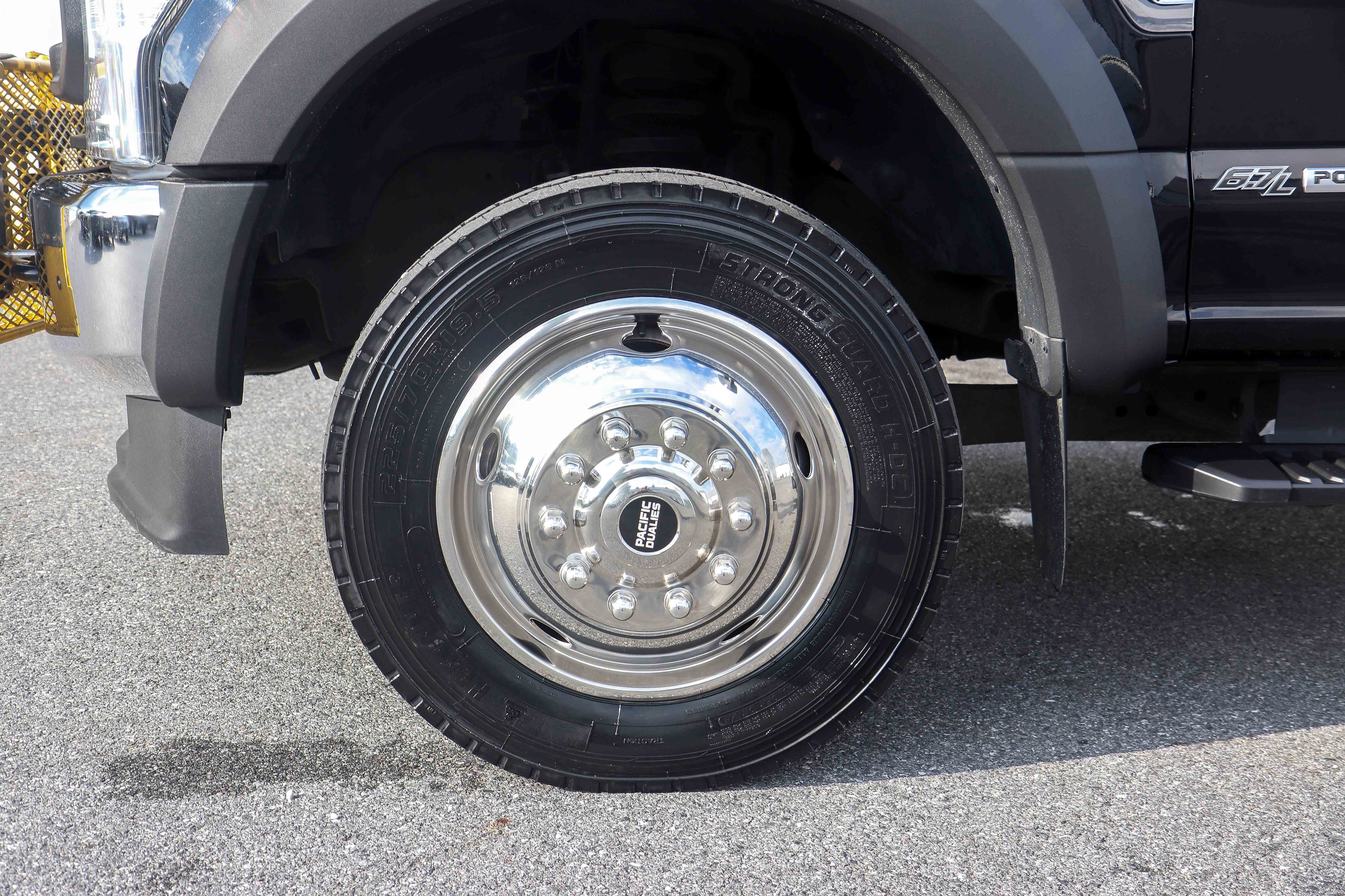 Used 2022 Ford F550 4x4 Regular Cab Super Duty w/ Power Equipment Group image 27