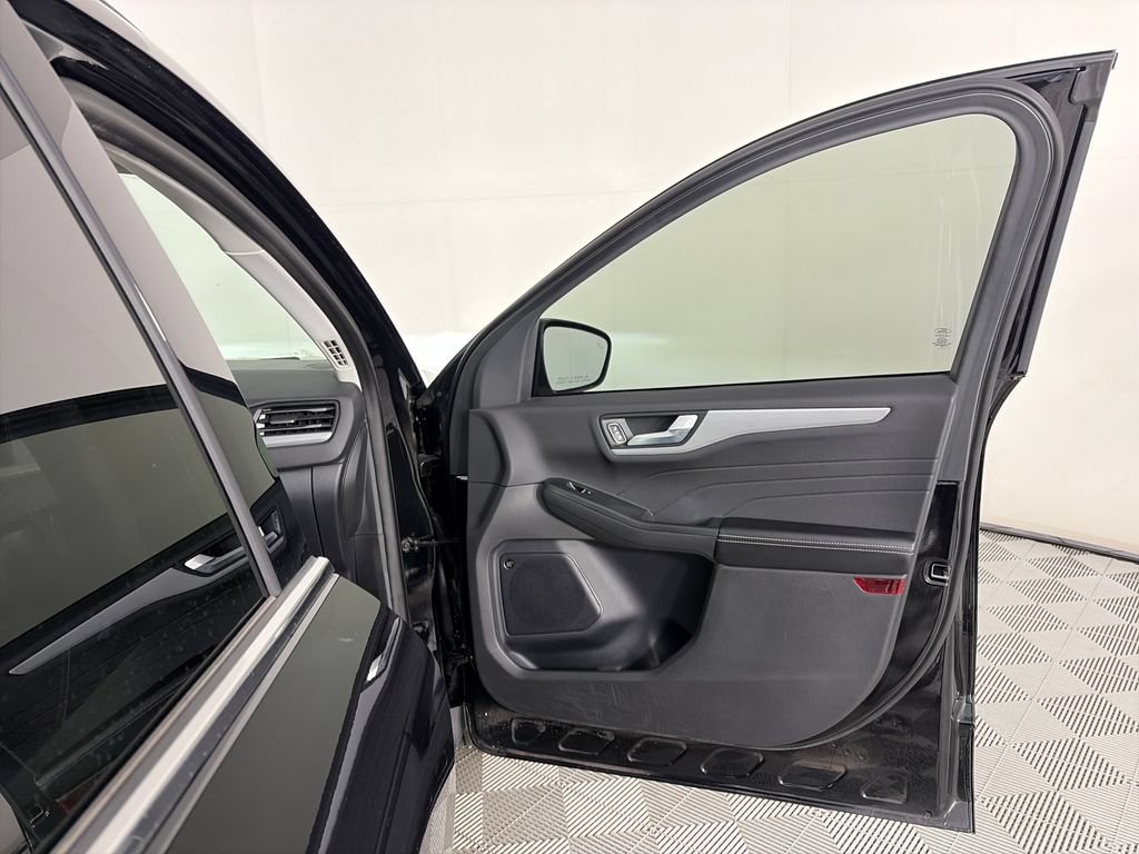 Used 2024 Ford Escape Platinum w/ Premium Technology Package AWD/4WD image 30