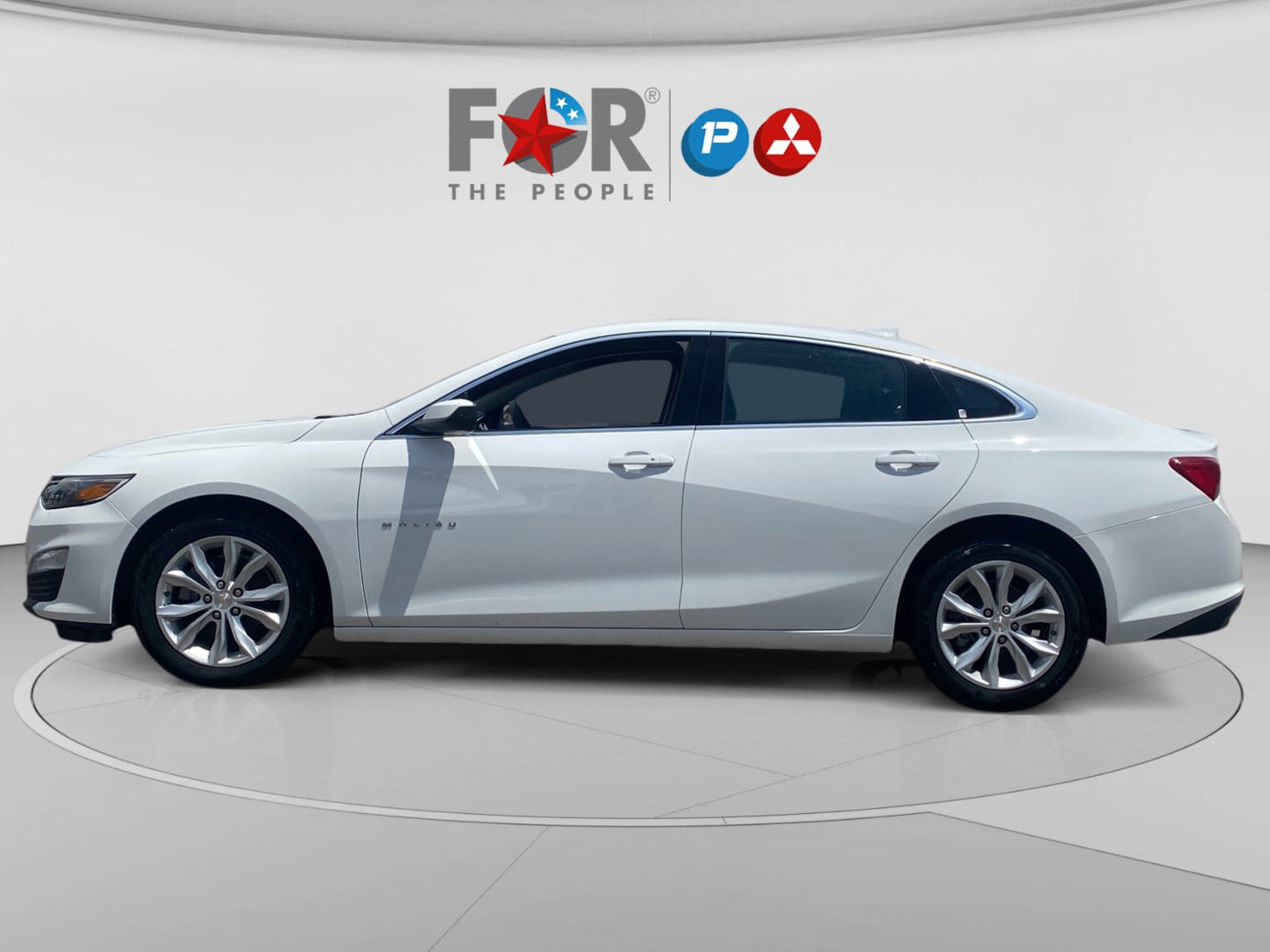 Used 2024 Chevrolet Malibu LT FWD image 2