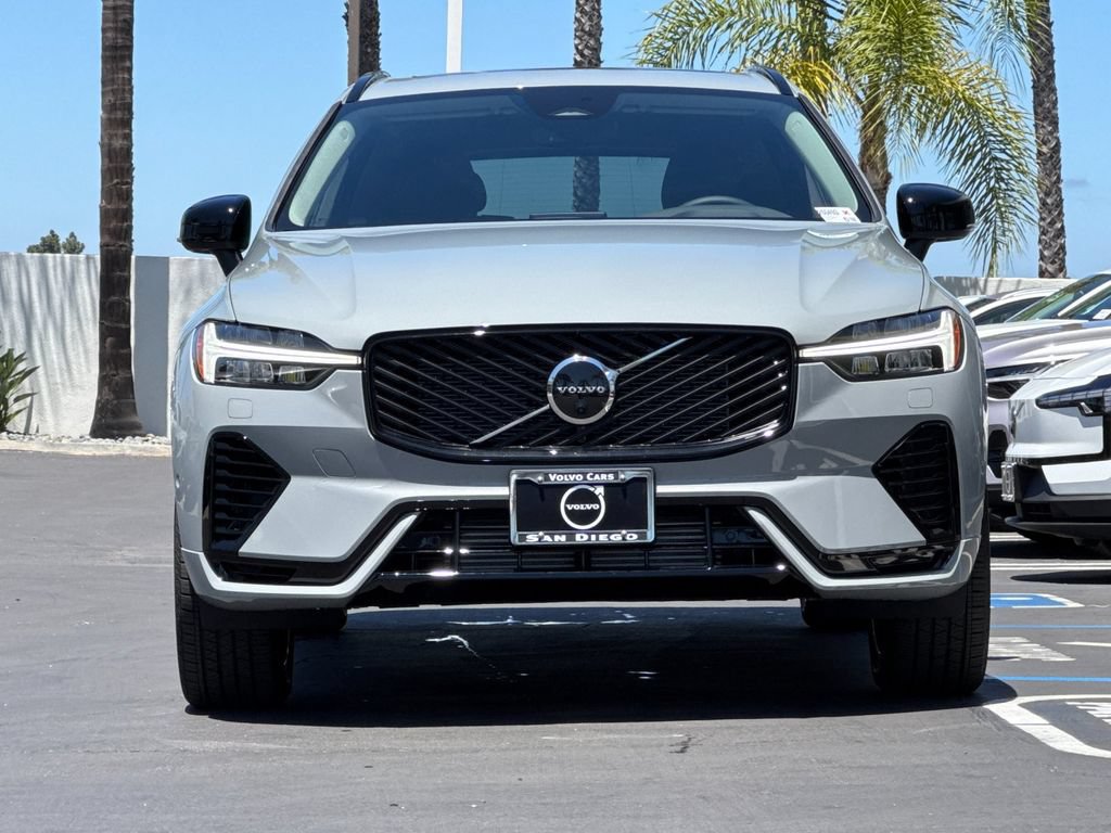 New 2026 Volvo XC60 T8 Plus w/ Climate Package PRO AWD/4WD image 8
