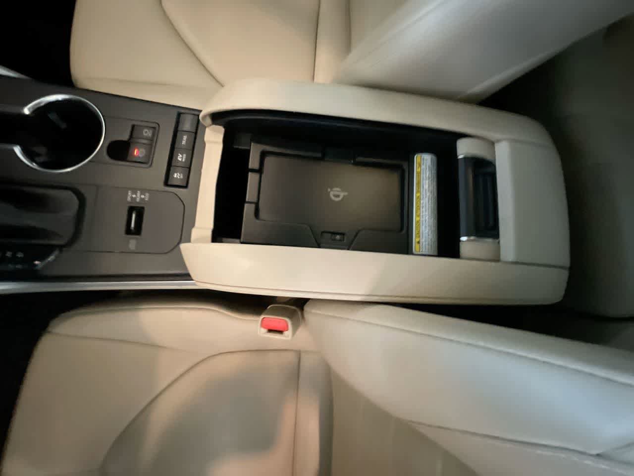 Used 2021 Toyota Highlander XLE AWD/4WD image 21