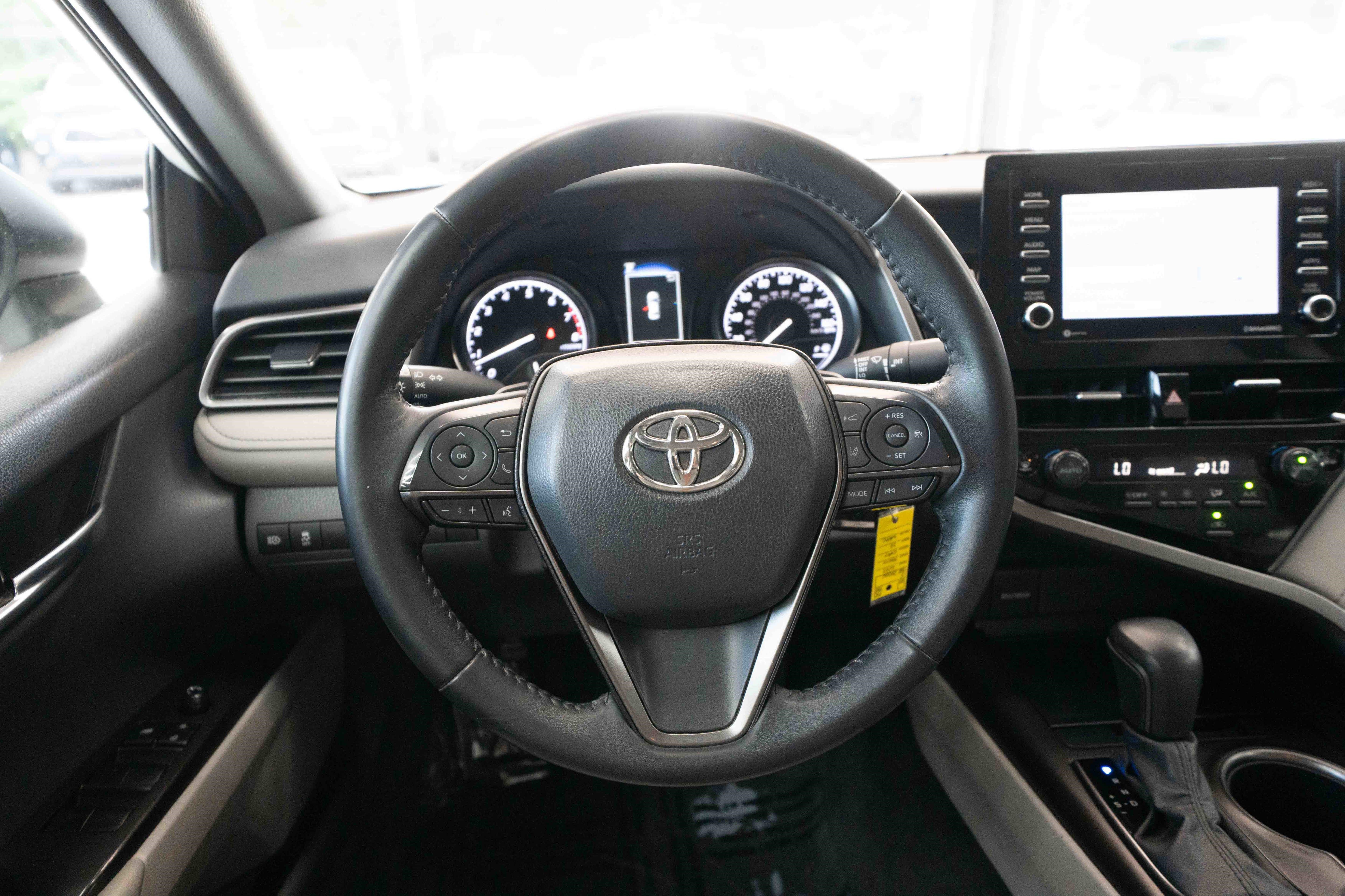 Used 2022 Toyota Camry SE FWD image 21