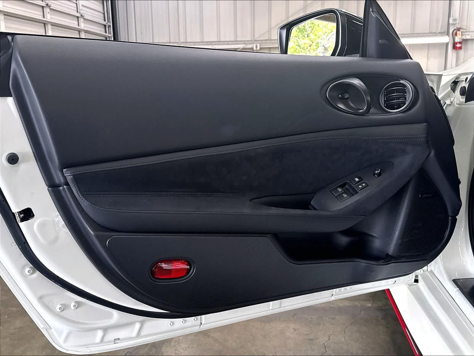 Used 2027 Nissan Z NISMO RWD image 22