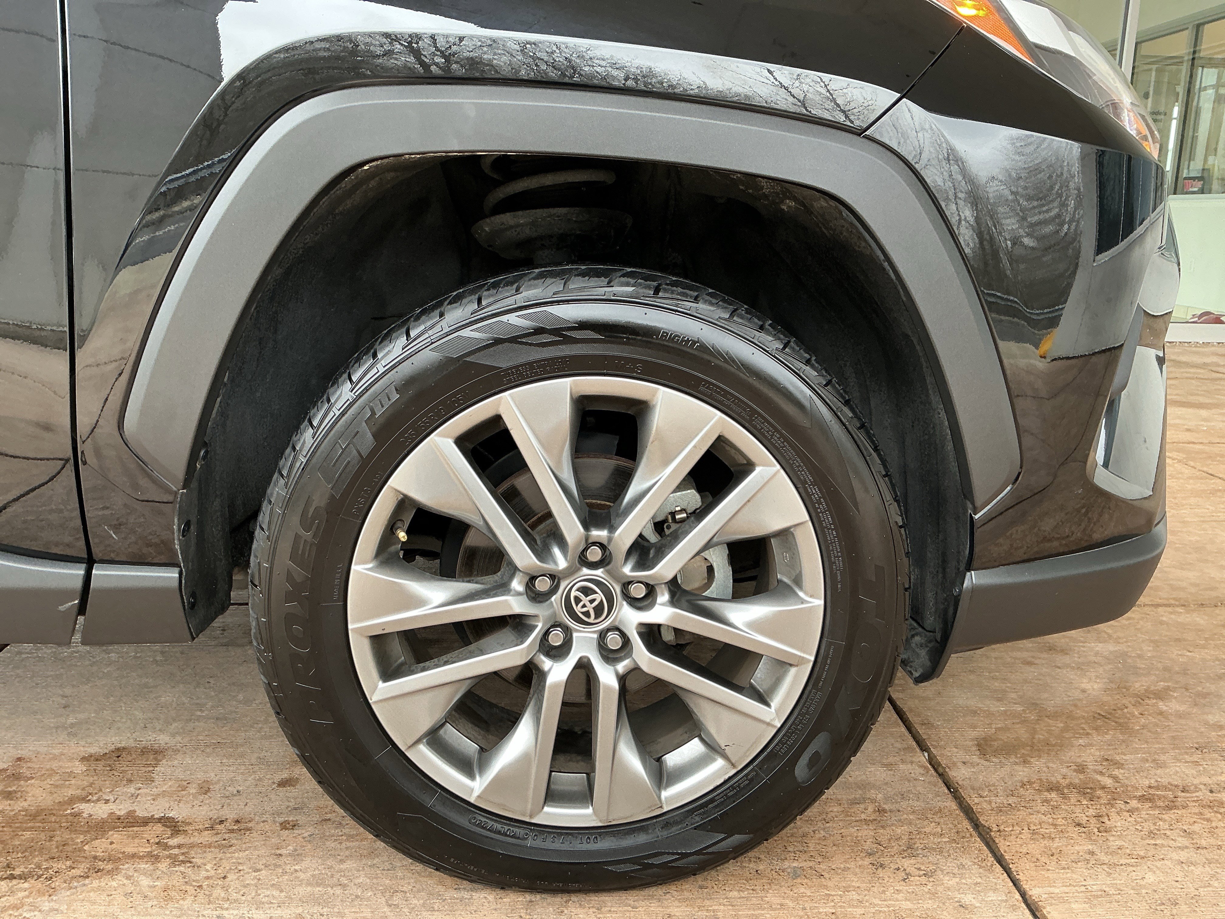 Used 2022 Toyota RAV4 XLE Premium FWD image 27