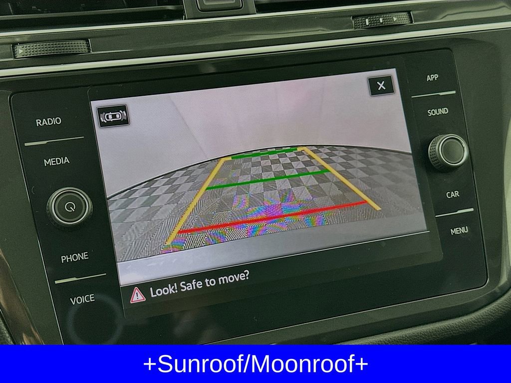 Used 2024 Volkswagen Tiguan SE w/ Panoramic Sunroof Package image 20