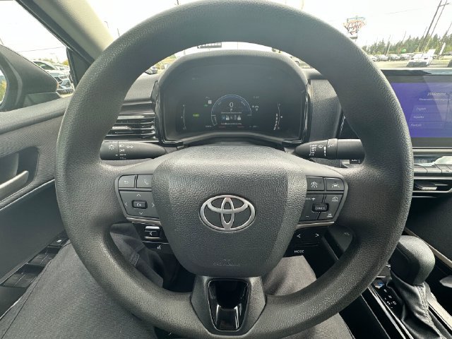 Used 2025 Toyota Camry LE FWD image 12