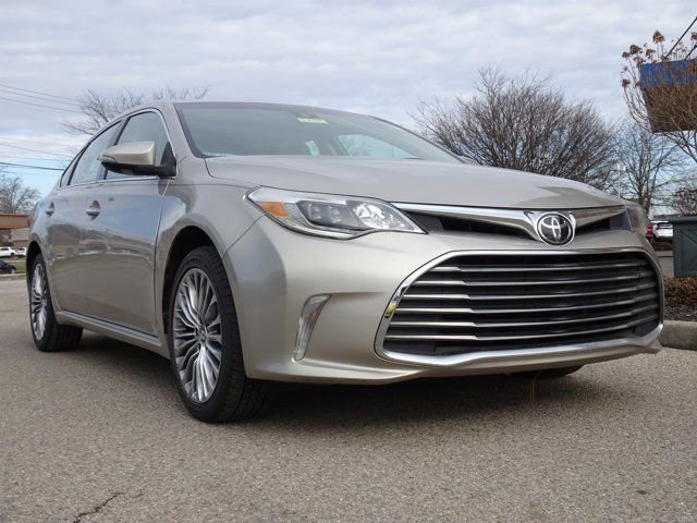 Used 2017 Toyota Avalon Limited image 27