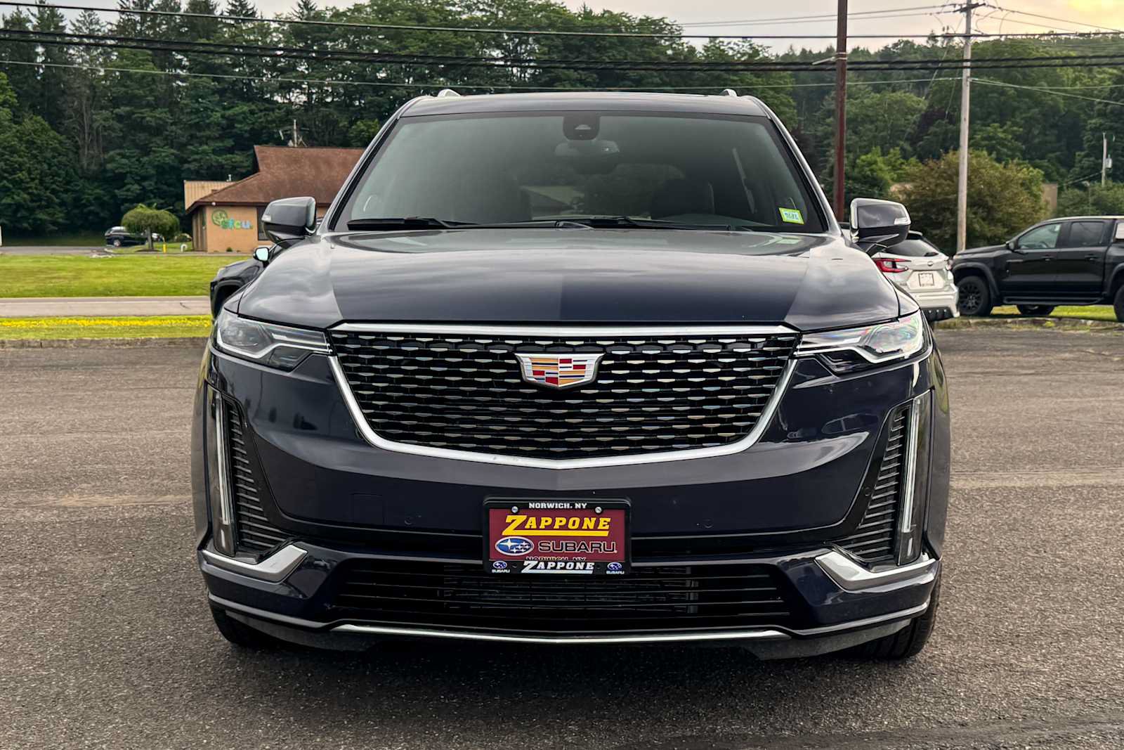 Used 2025 Cadillac XT6 Premium Luxury AWD/4WD image 8