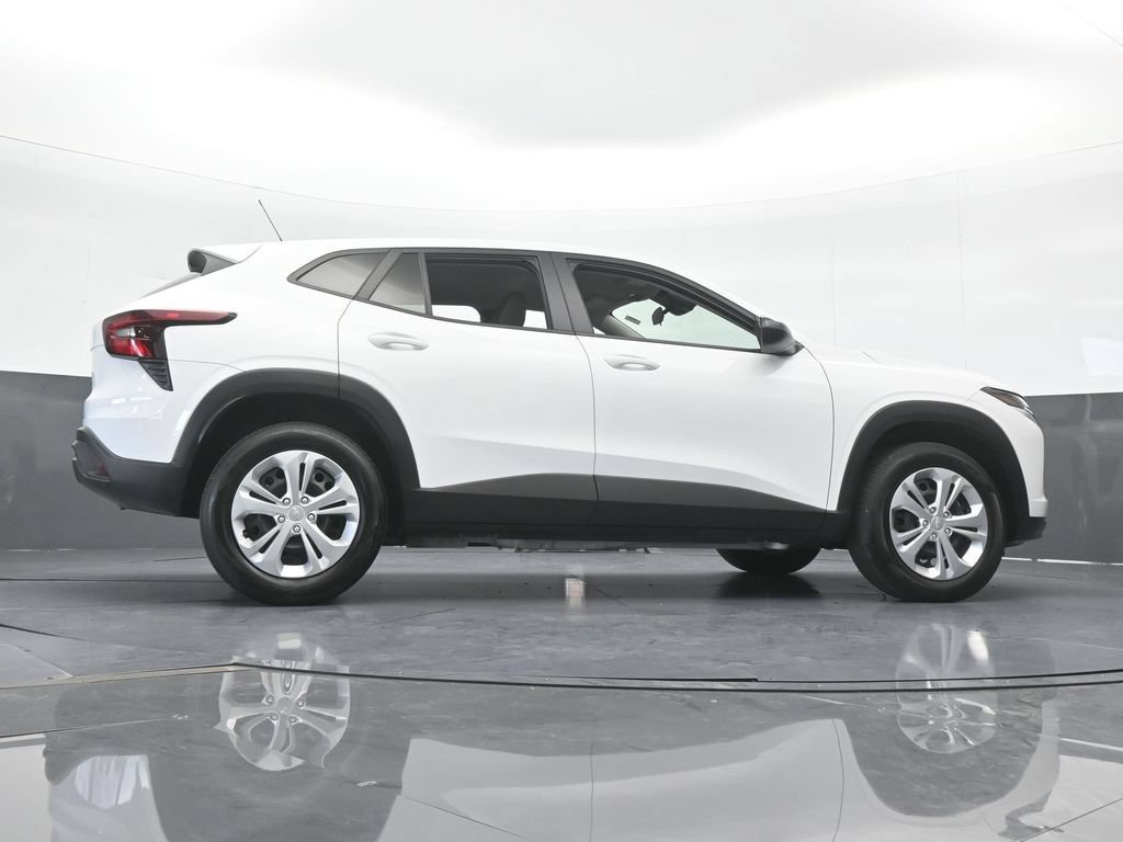 Used 2025 Chevrolet Trax LS FWD image 53