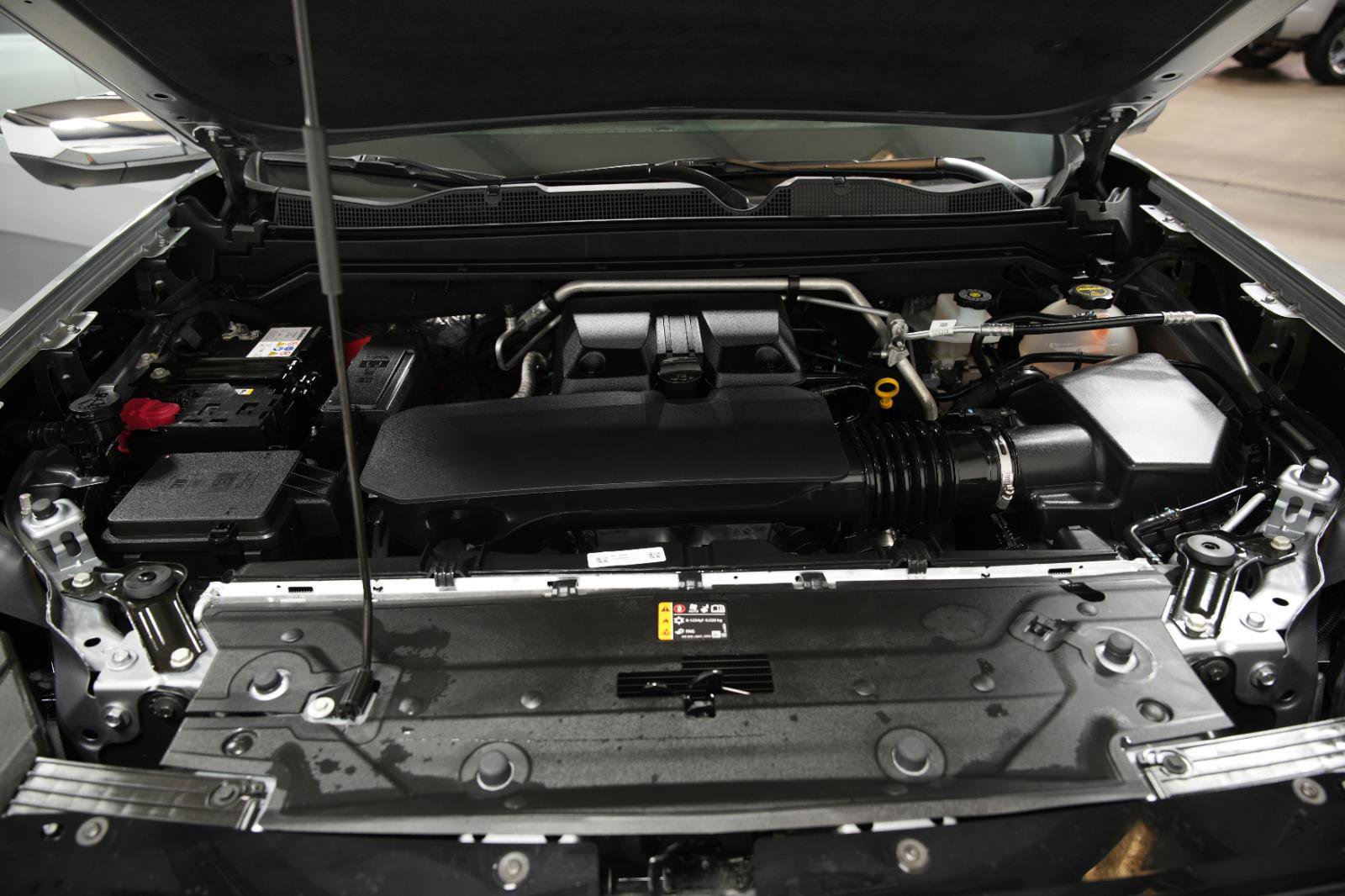 Used 2025 GMC Canyon Denali image 12